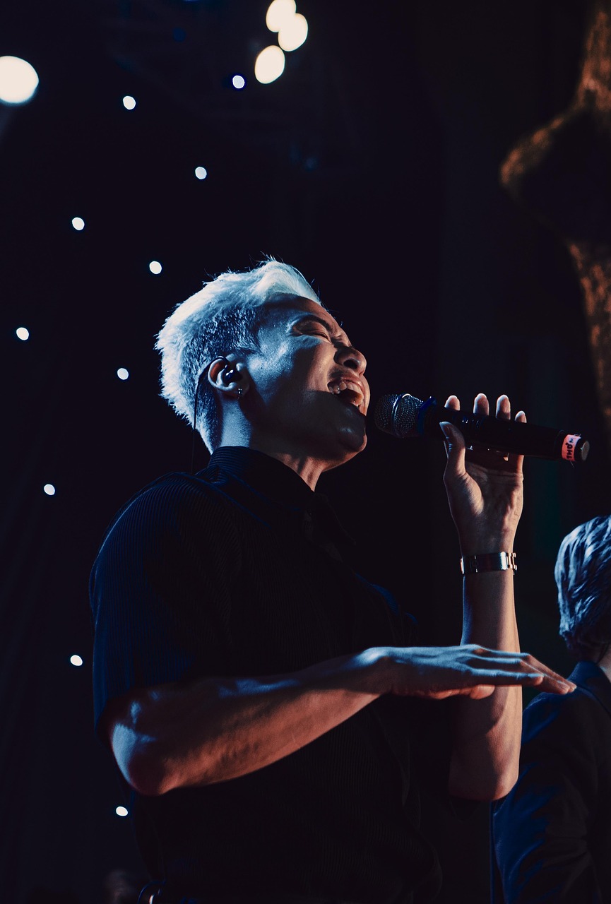Échauffement vocal : les bons réflexes du chanteur avant de monter sur scène